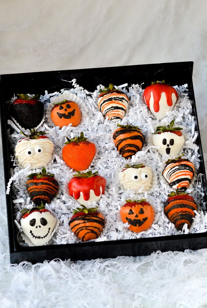 halloween chocolate covered strawberries in gift box