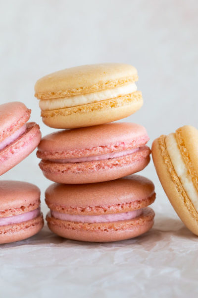 cropped-stack-macarons-pink-white-680-2-min.jpg