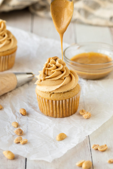 cropped-peanut-butter-frosting-final-drizzle-full-picture-1-min.jpg
