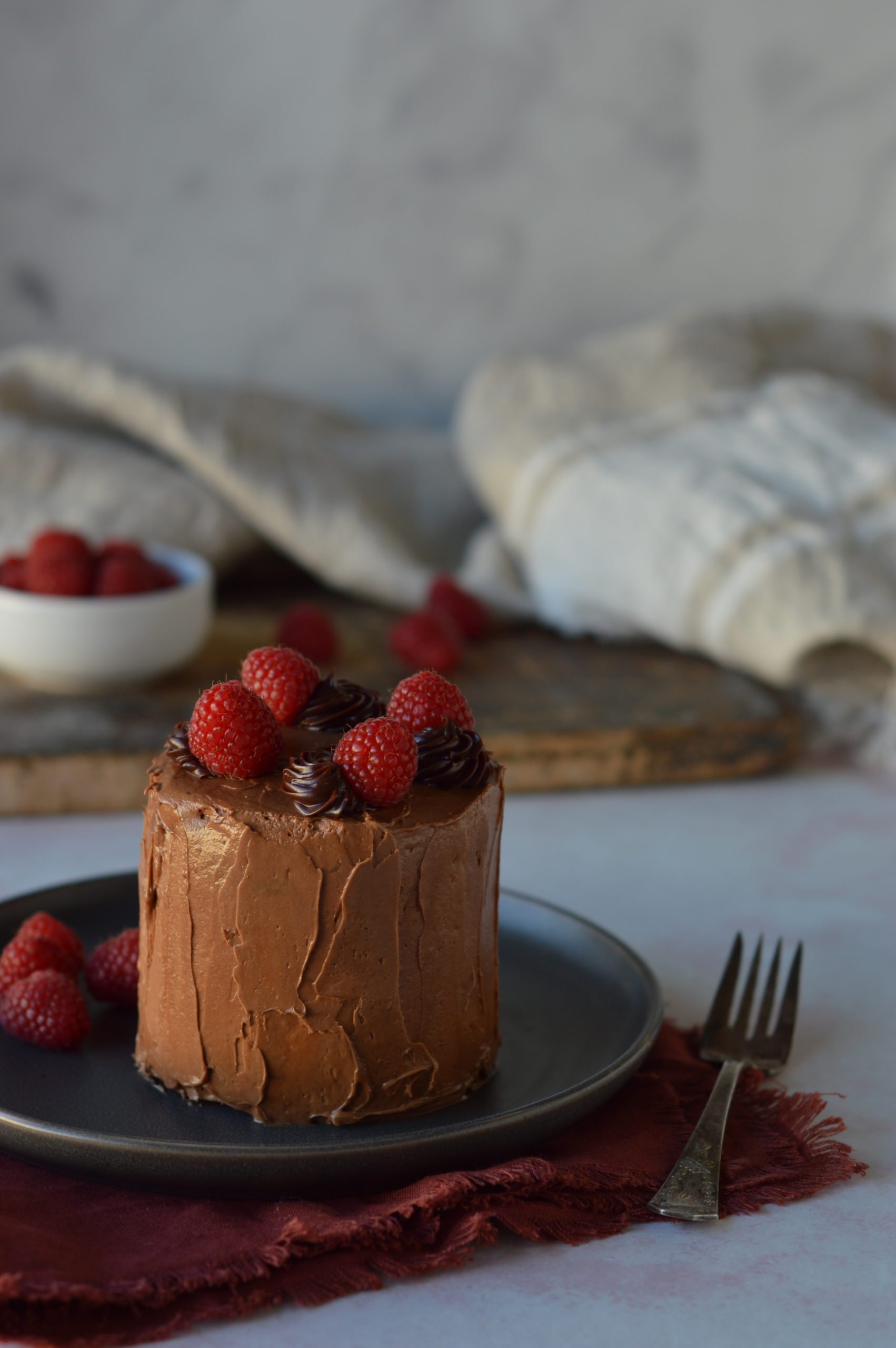 picture of chocolate cake on plate