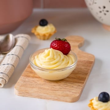 pastry cream in bowl with strawberry
