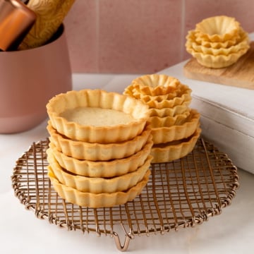 mini tartlet shells stacked different sizes