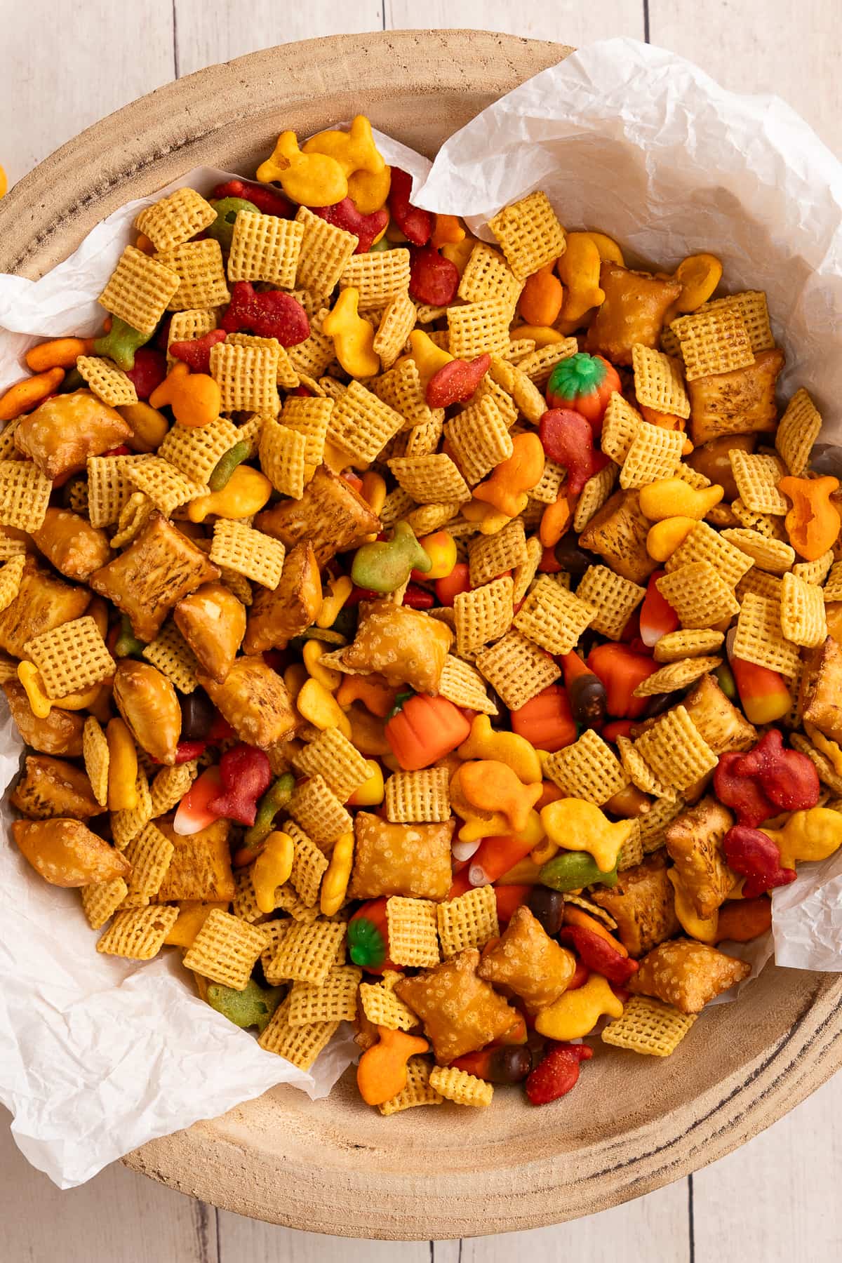 NoBake Fall Chex Mix with Candy Corn (Easy Fall Snack Mix)