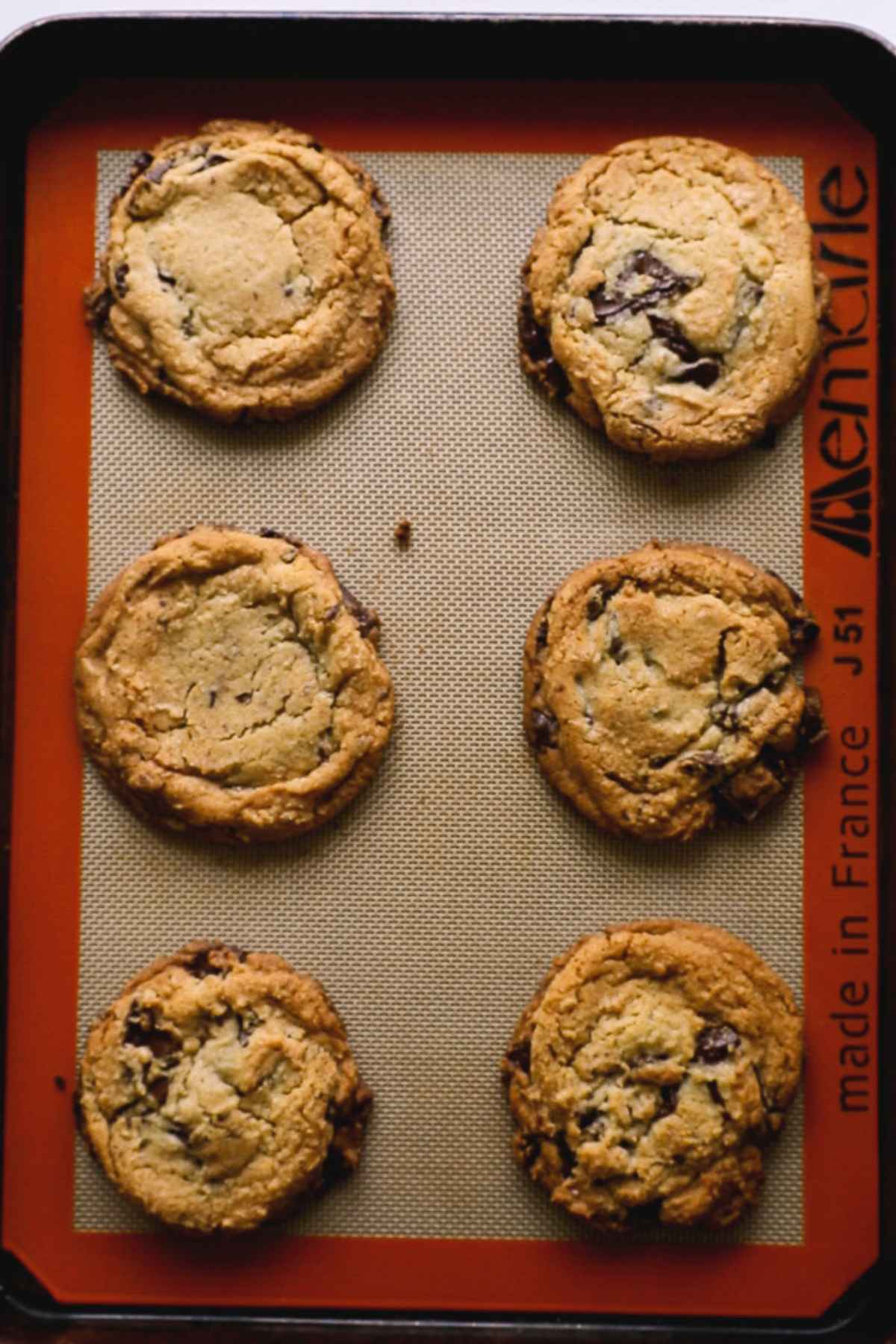 baked cookies on baking sheet.